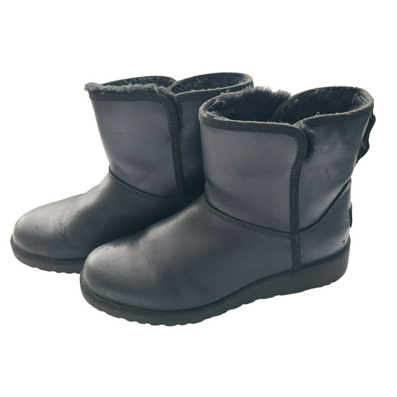 Ugg Low‎ Top Boots Size 6.5 - Picture 1 of 7